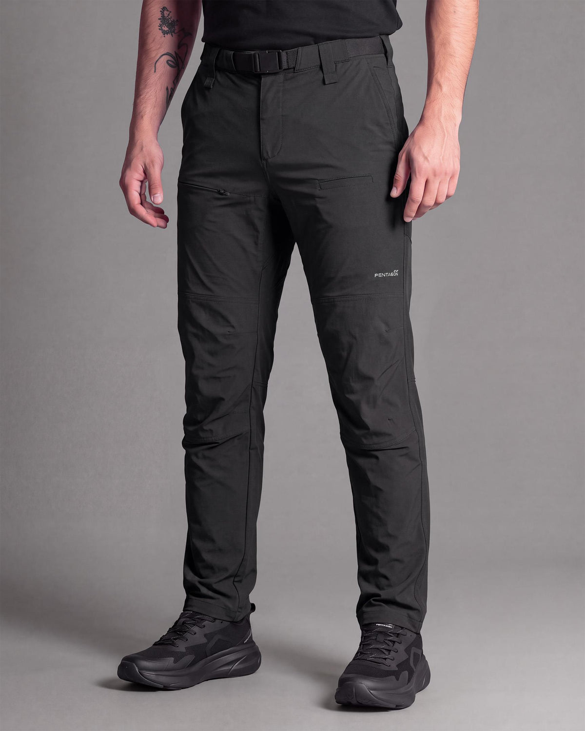 Culoare: Negru