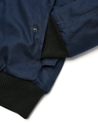 Culoare: Bleumarin