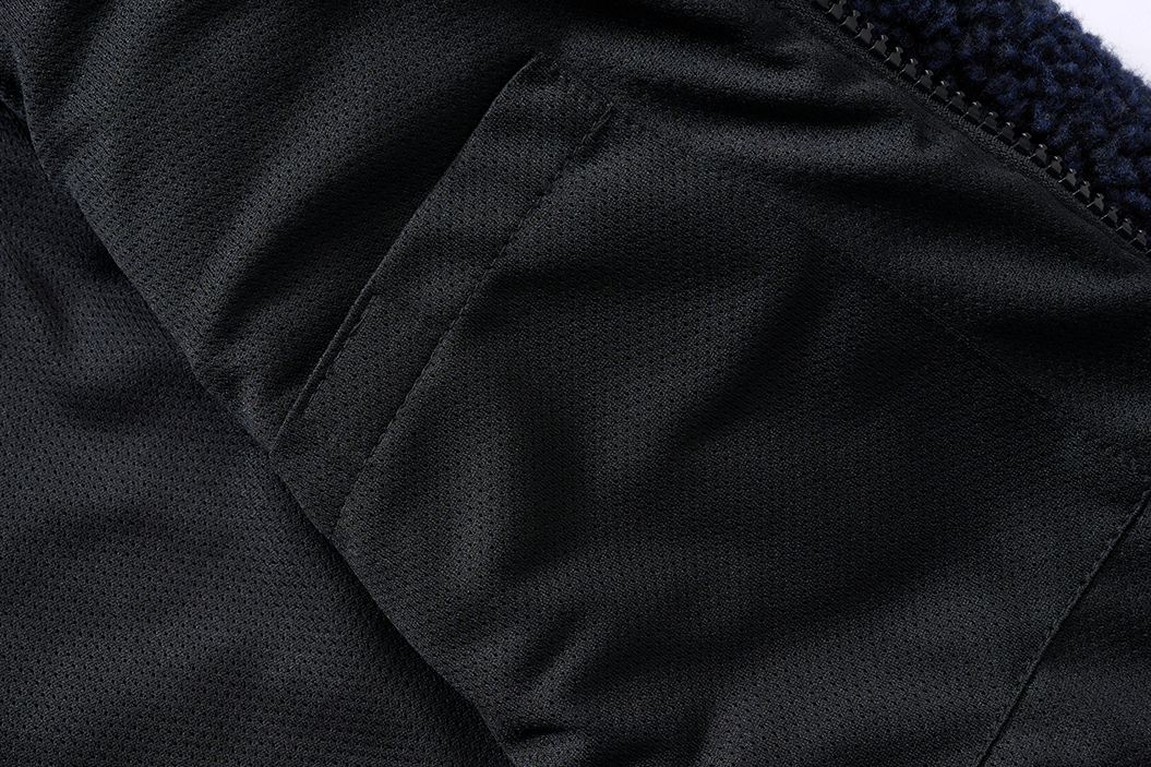 Culoare: Bleumarin