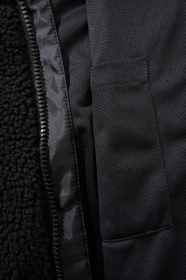 Culoare: Negru