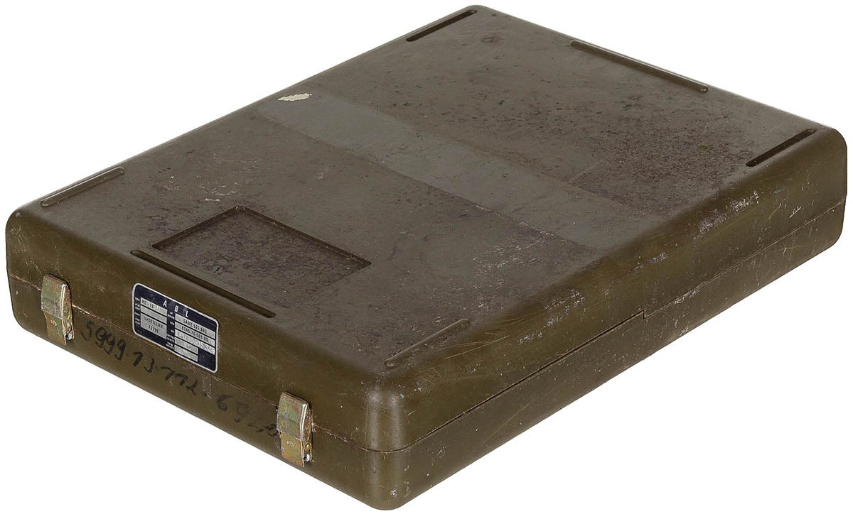 Cutie transport belgiana plastic 40x30x8 cm surplus militar autentic