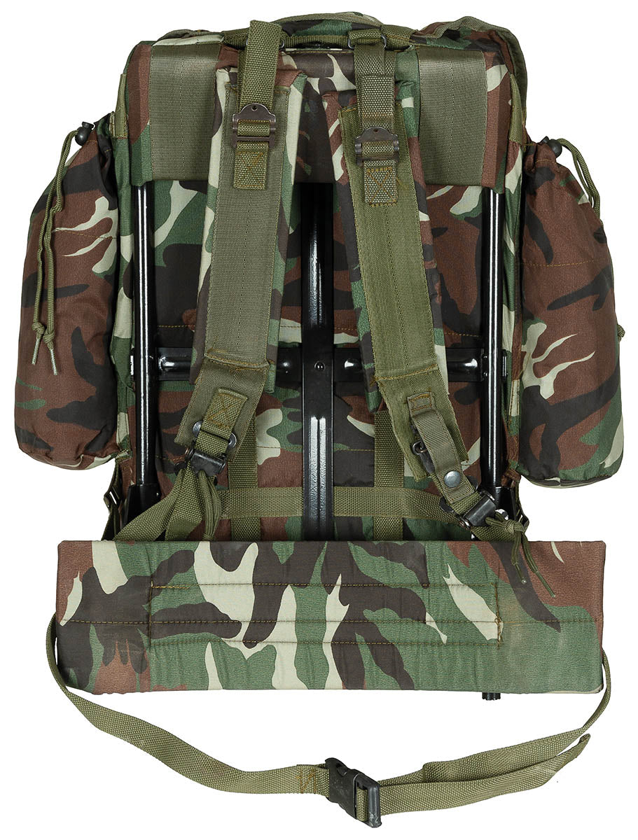 Rucsac militar turcesc, camuflaj, cadru metalic surplus militar autentic