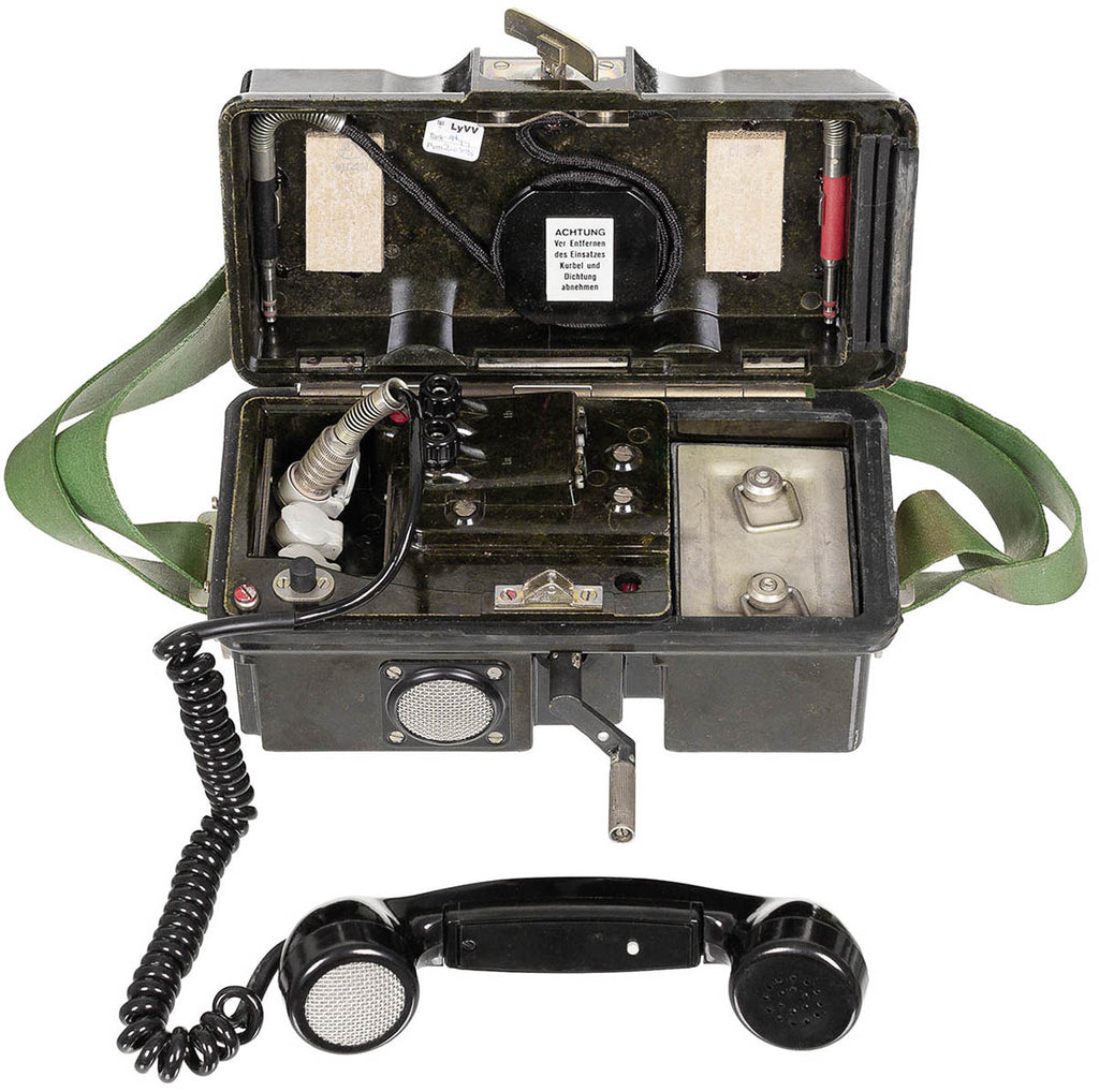 Telefon de campanie NVA in valiza, cu accesorii surplus militar autentic