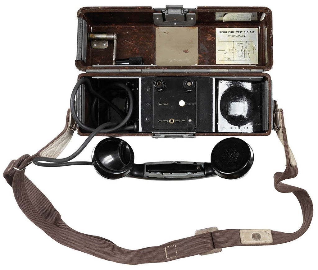 Telefon de campanie militar finlandez, cu valiza surplus militar autentic