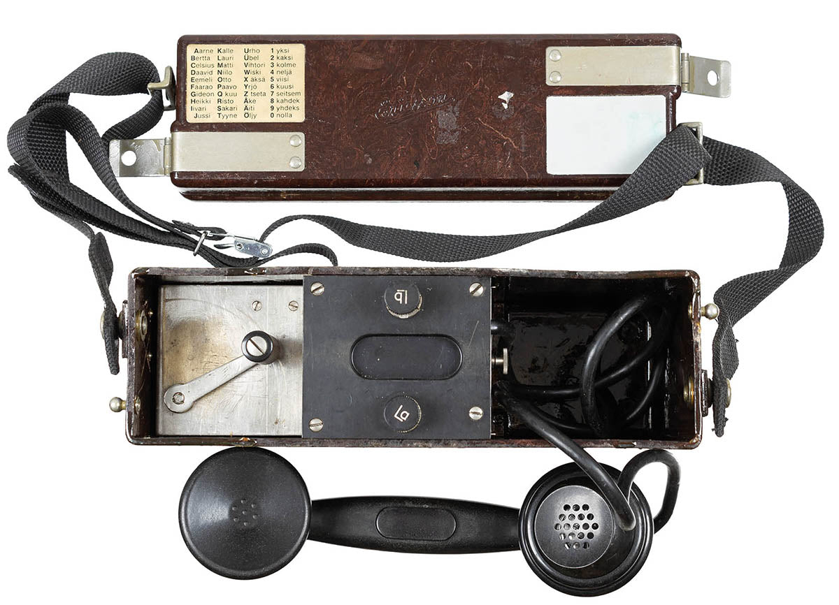 Telefon de campanie finlandez Ericsson surplus militar autentic