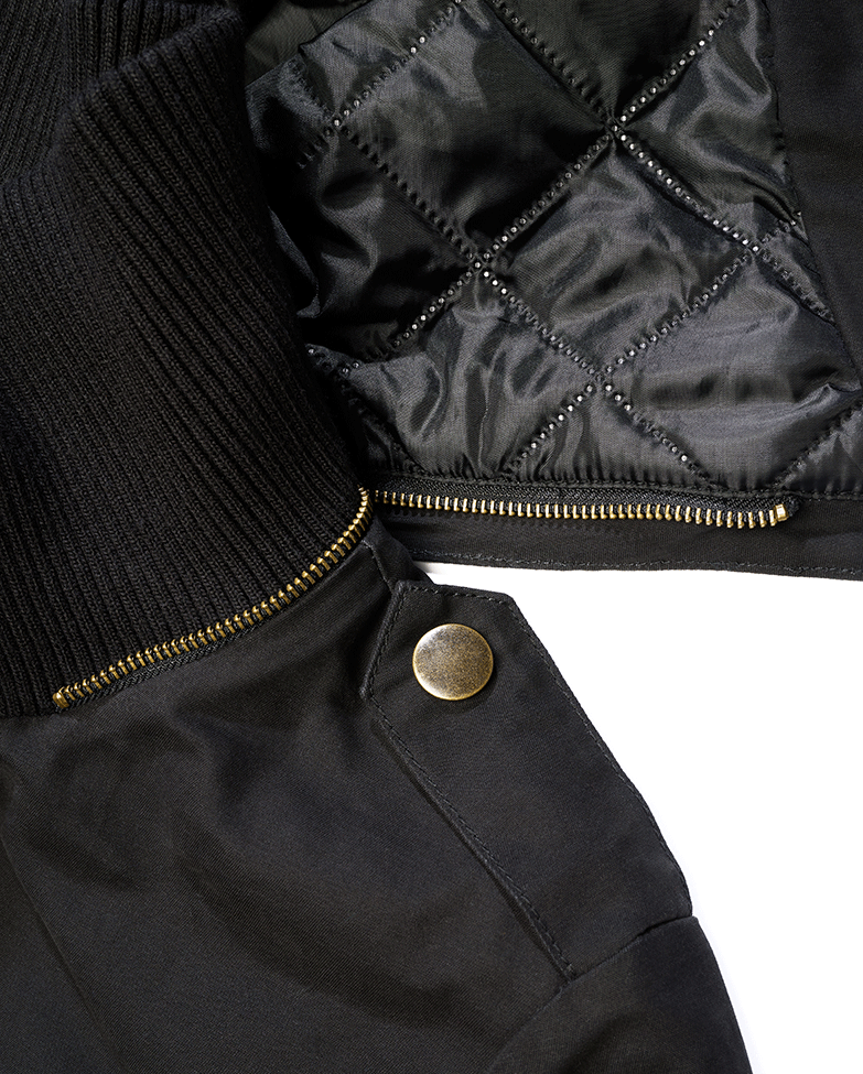 Culoare: Negru