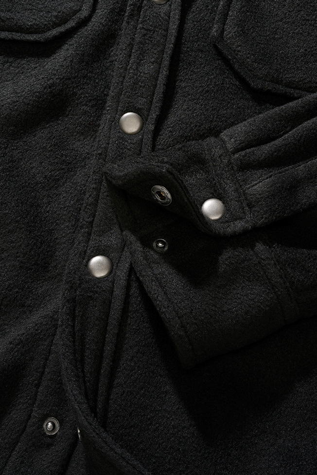 Culoare: Negru