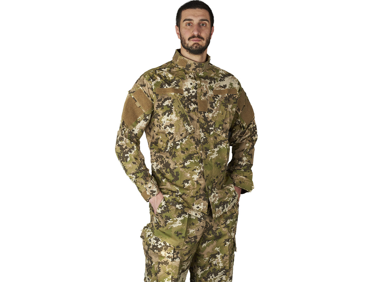Culoare: MultiCam