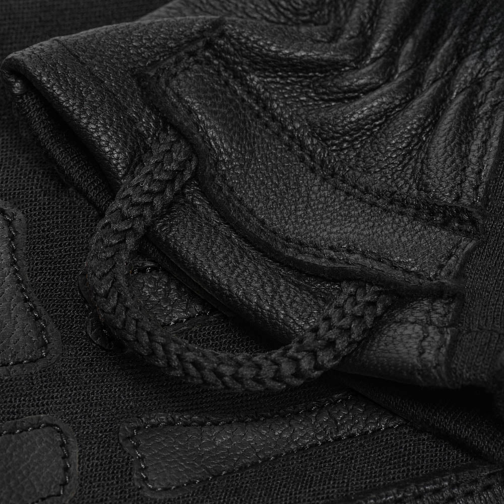 Culoare: Negru