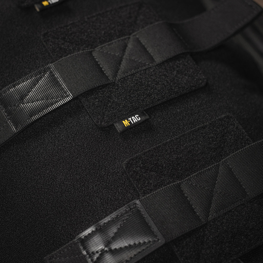 Culoare: Negru