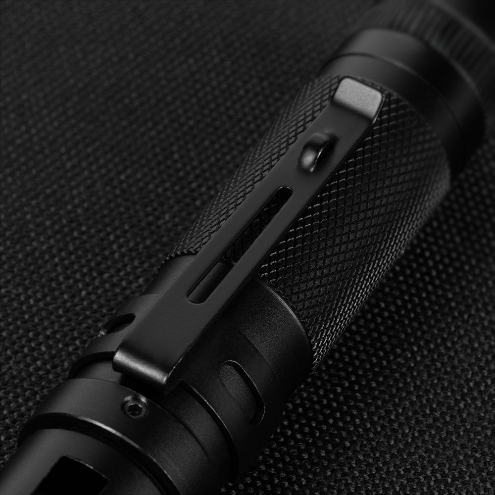 Lanterna tactica A180 M-Tac cu prindere magnetica