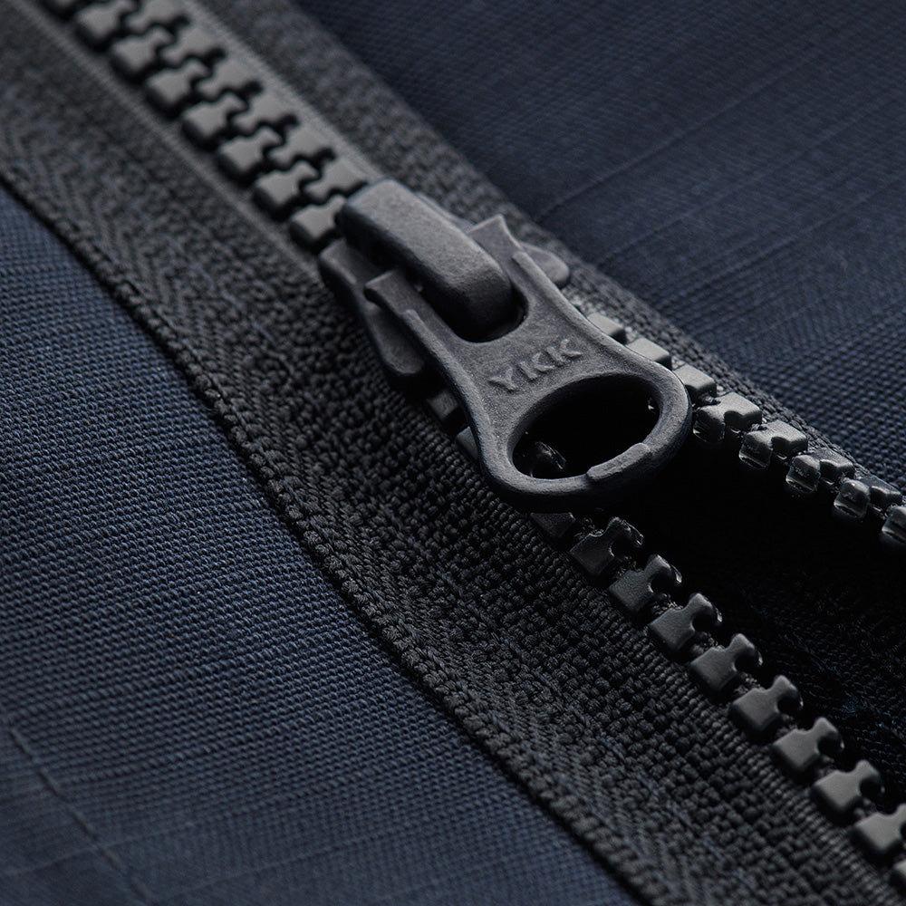 Culoare: Bleumarin