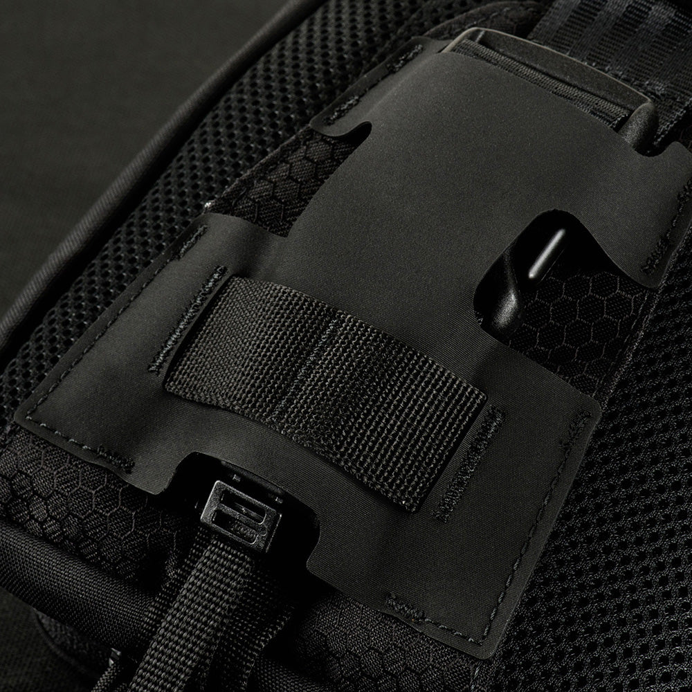 Culoare: Negru